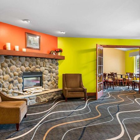 Econo Lodge Inn & Suites Eau Claire Bagian luar foto