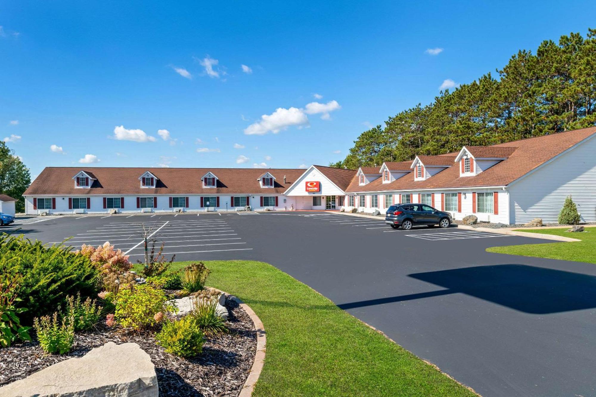 Econo Lodge Inn & Suites Eau Claire Bagian luar foto