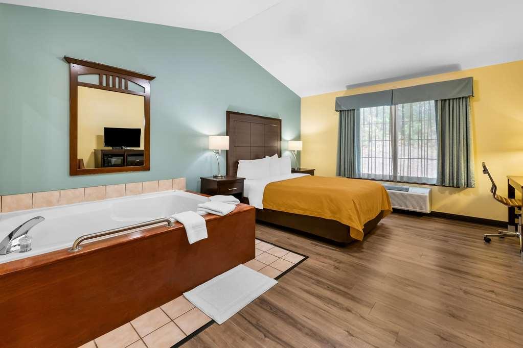 Econo Lodge Inn & Suites Eau Claire Ruang foto