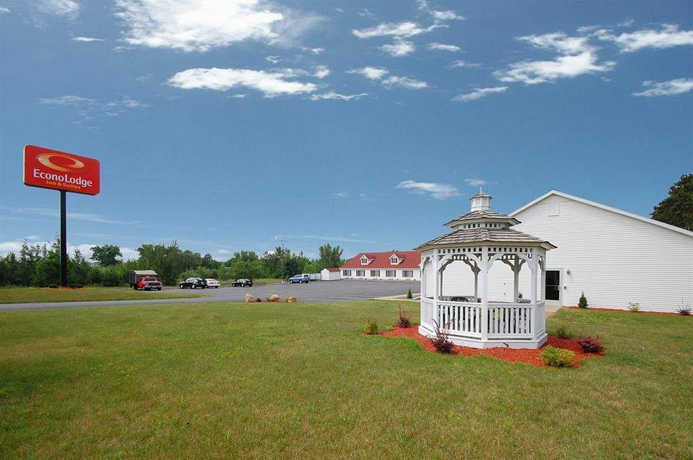 Econo Lodge Inn & Suites Eau Claire Bagian luar foto