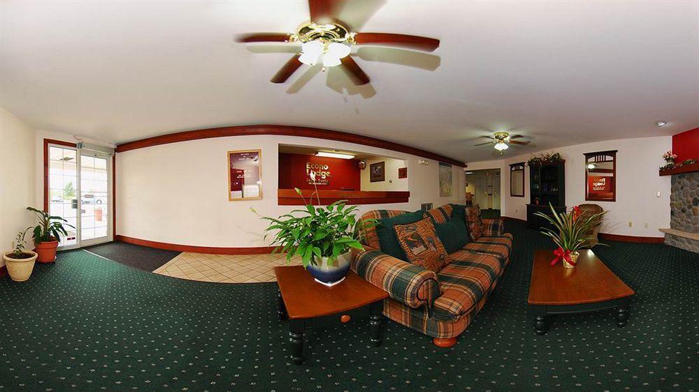 Econo Lodge Inn & Suites Eau Claire Bagian luar foto