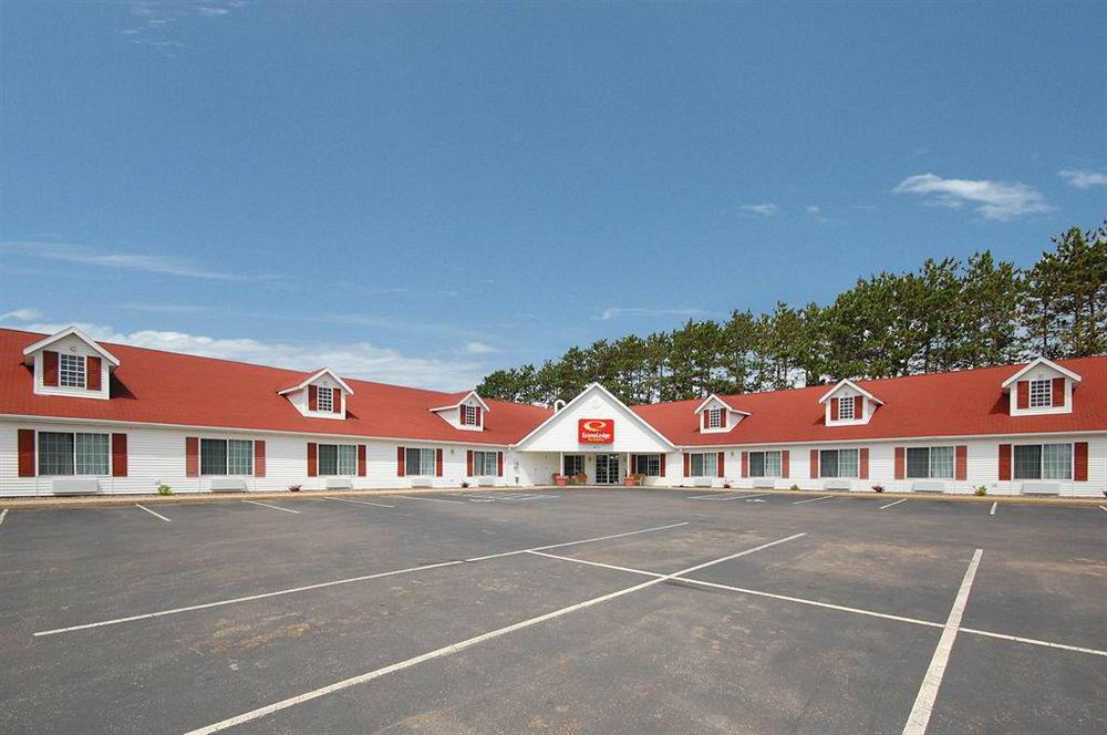 Econo Lodge Inn & Suites Eau Claire Bagian luar foto