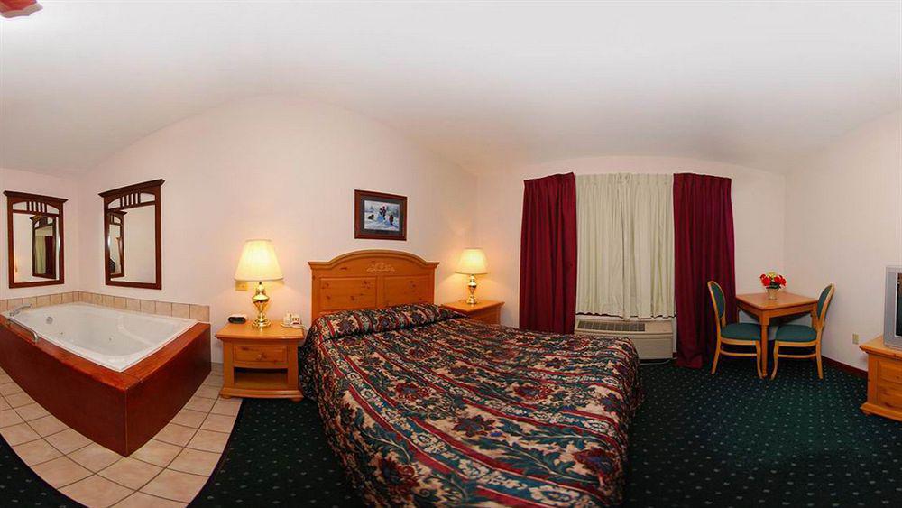 Econo Lodge Inn & Suites Eau Claire Ruang foto